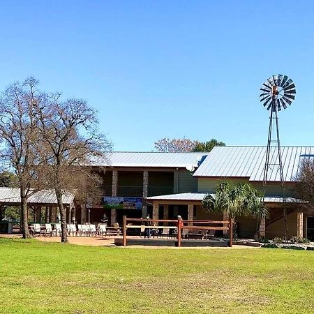 Flying L Ranch Resort & Golf Course Bandera Buitenkant foto