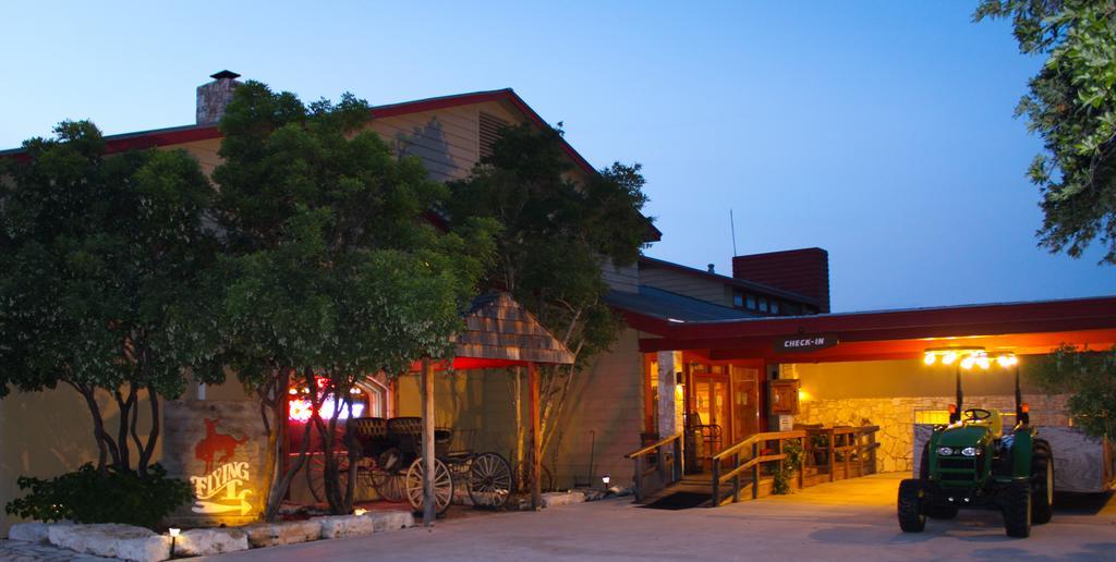 Flying L Ranch Resort & Golf Course Bandera Buitenkant foto